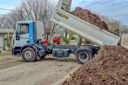 EL MUNICIPIO AVANZA CON TRABAJOS DE REPARACIÓN Y MANTENIMIENTO DE CALLES