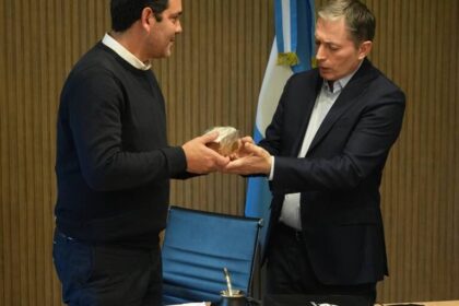 IMPULSO AL TURISMO: EL INTENDENTE FIRMÓ UN CONVENIO CON ESTEBAN ECHEVERRÍA PARA PROMOVER EL PARQUE TERMAL