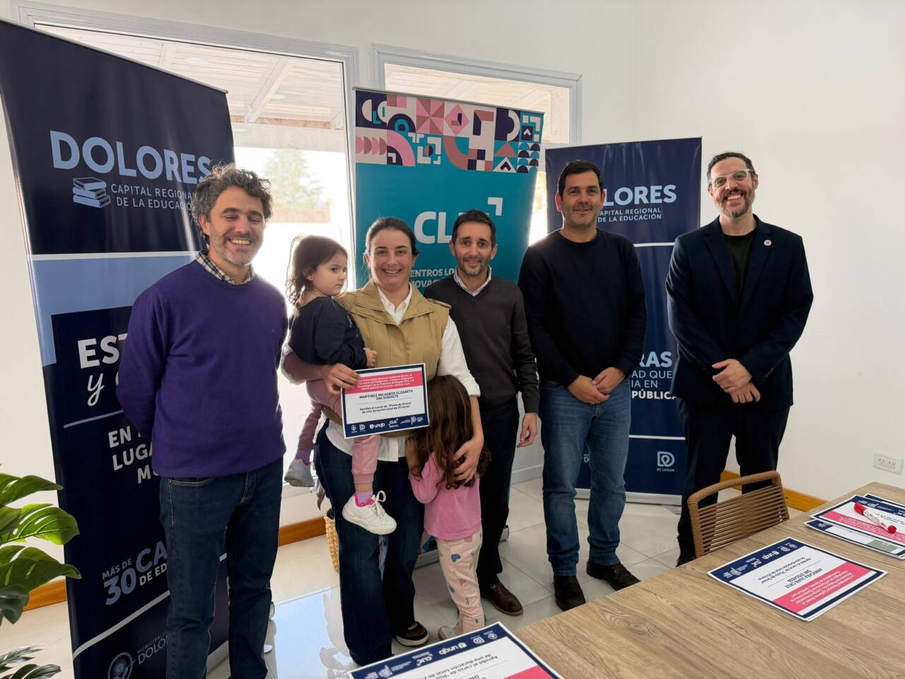 CAPACITACIÓN PARA EL FUTURO: EL MUNICIPIO ENTREGÓ CERTIFICADOS A LOS EGRESADOS DE LOS CURSOS DE PILOTO DE DRON Y STREAMING