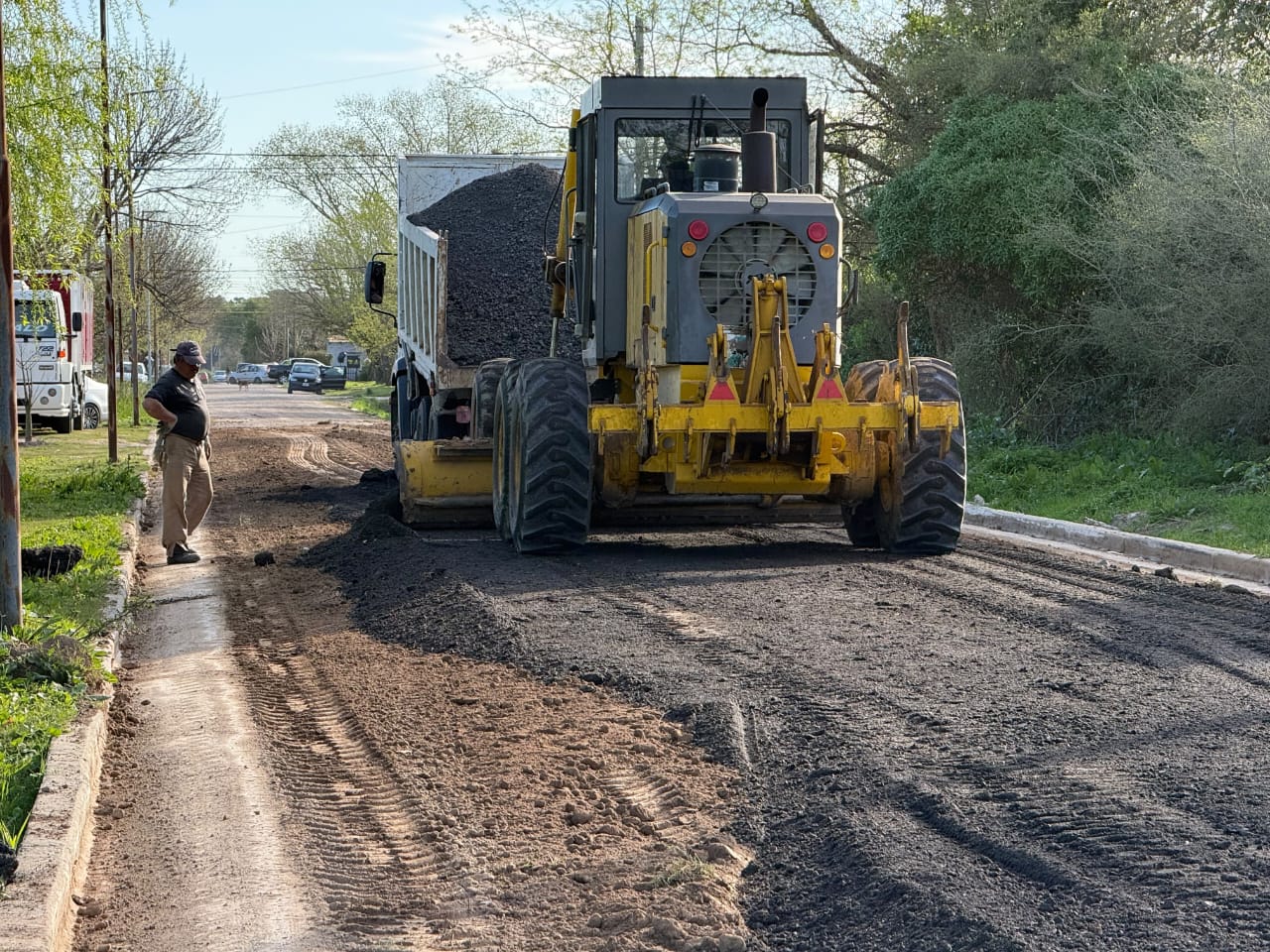 EL MUNICIPIO SIGUE AVANZANDO CON TRABAJOS DE FRESADO EN DISTINTOS PUNTOS DE LA CIUDAD